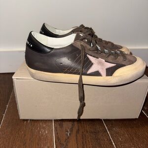 Men's Brown Leather Sneakers with Pink Star Accent